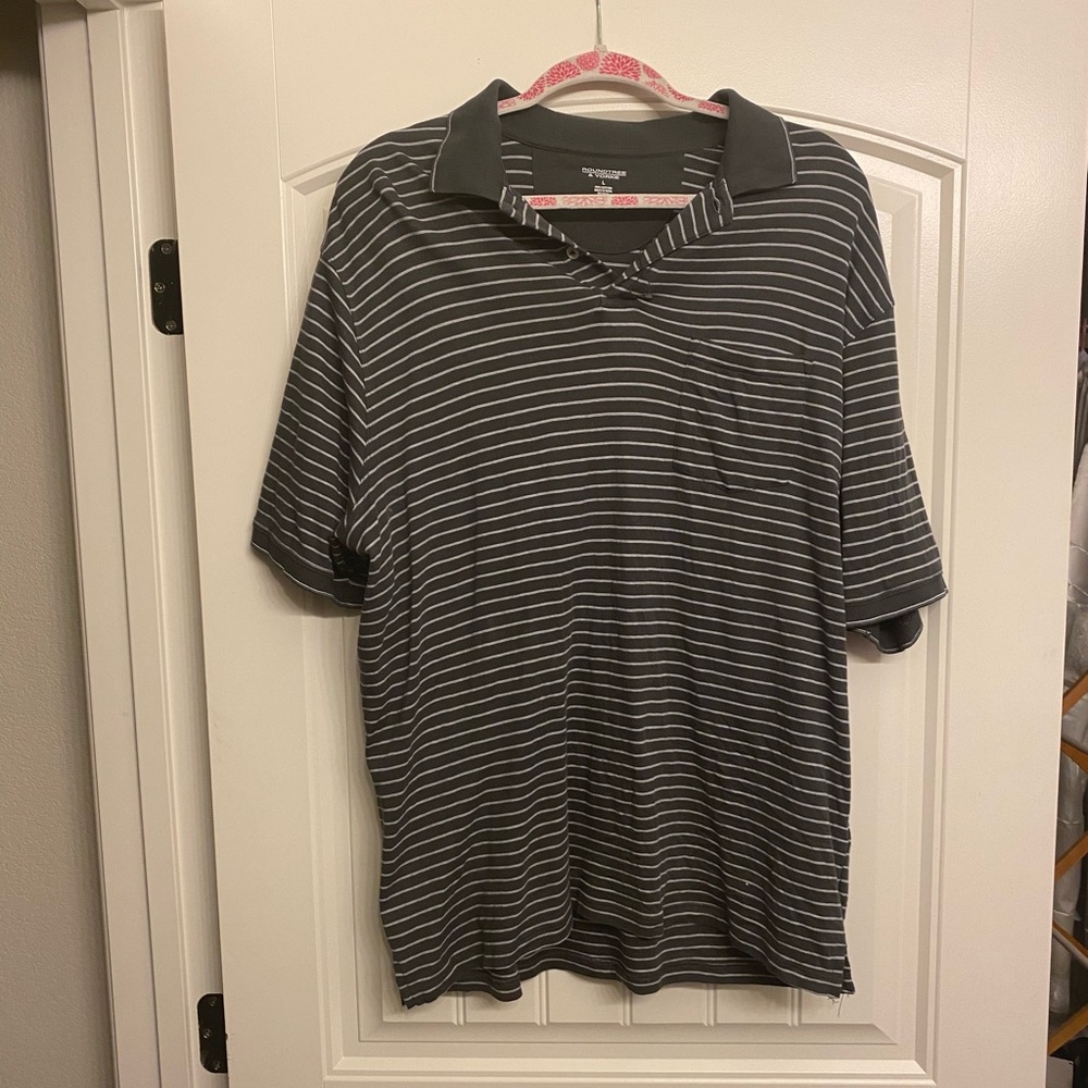 Men’s gray striped polo